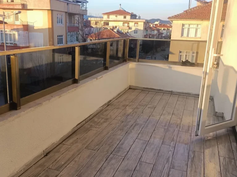 Cam ve balkon temizliği sonrası açık balkon